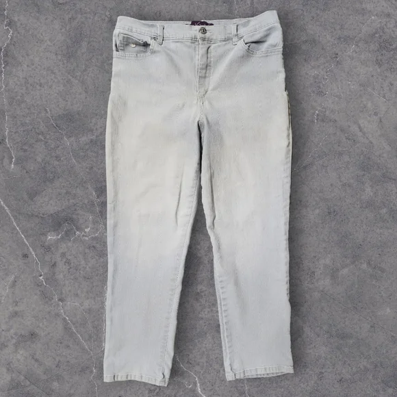 Gloria Vanderbilt Petite Amanda Straight Leg Jeans - Picture 2 of 6